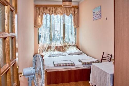 Гори: Guest House Nitsa