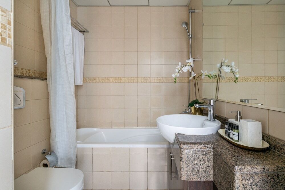 Дубай: Dazzling & Artistic Studio Apartment In Dubai Marina