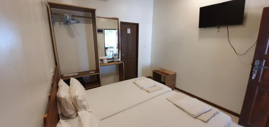 Тулусду: Surf Deck Guest House