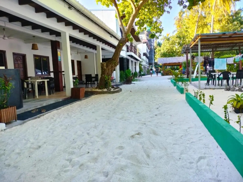 Тулусду: Surf Deck Guest House
