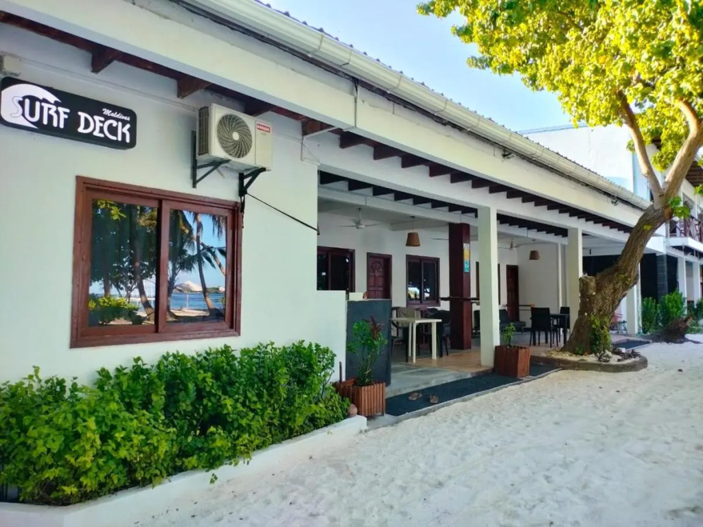 Тулусду: Surf Deck Guest House