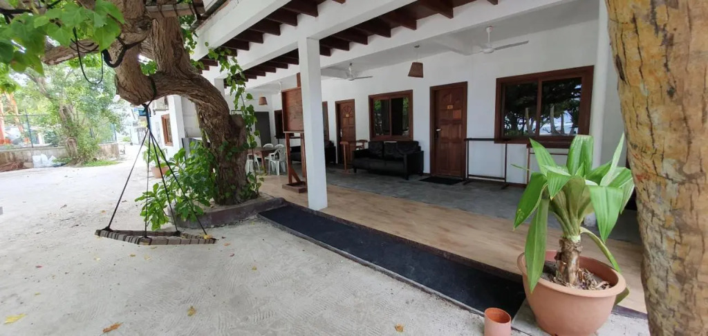 Тулусду: Surf Deck Guest House