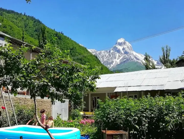 Местиа: Guest House Carpediem