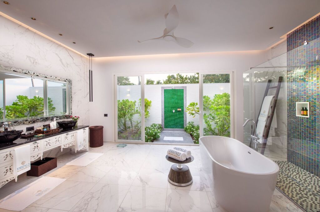 Раа Атолл: Курорт Emerald Maldives Resort & Spa