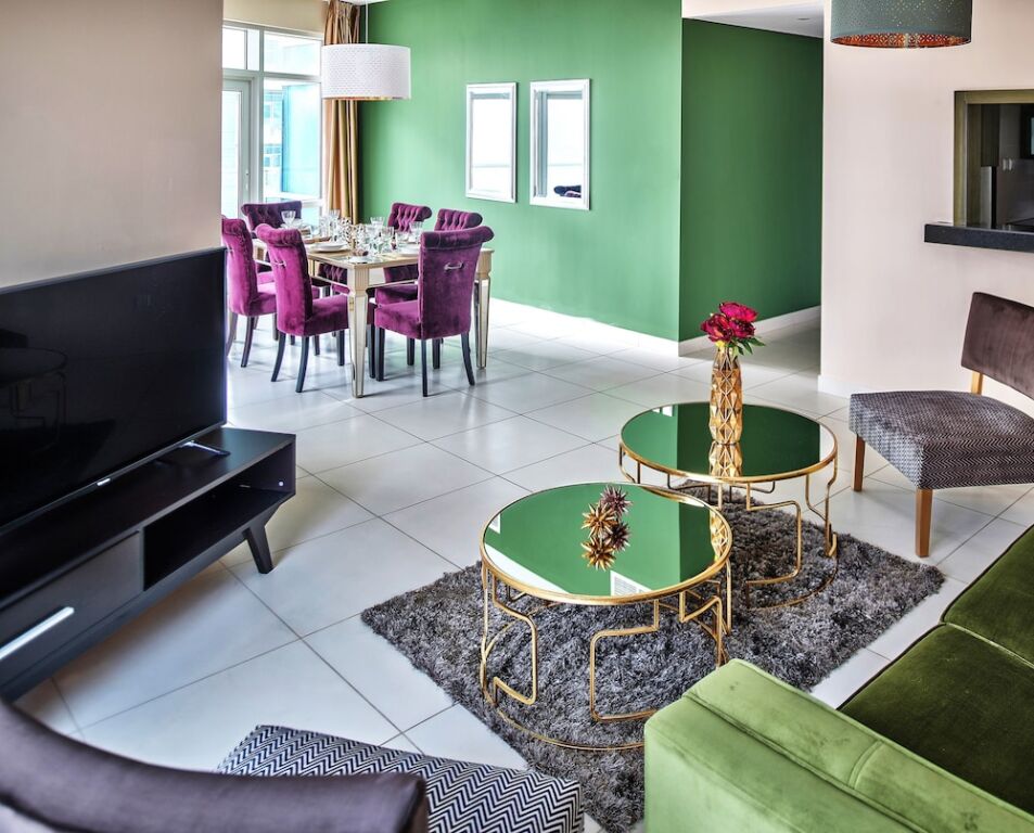 Дубай: Luxury Staycation - Lofts East