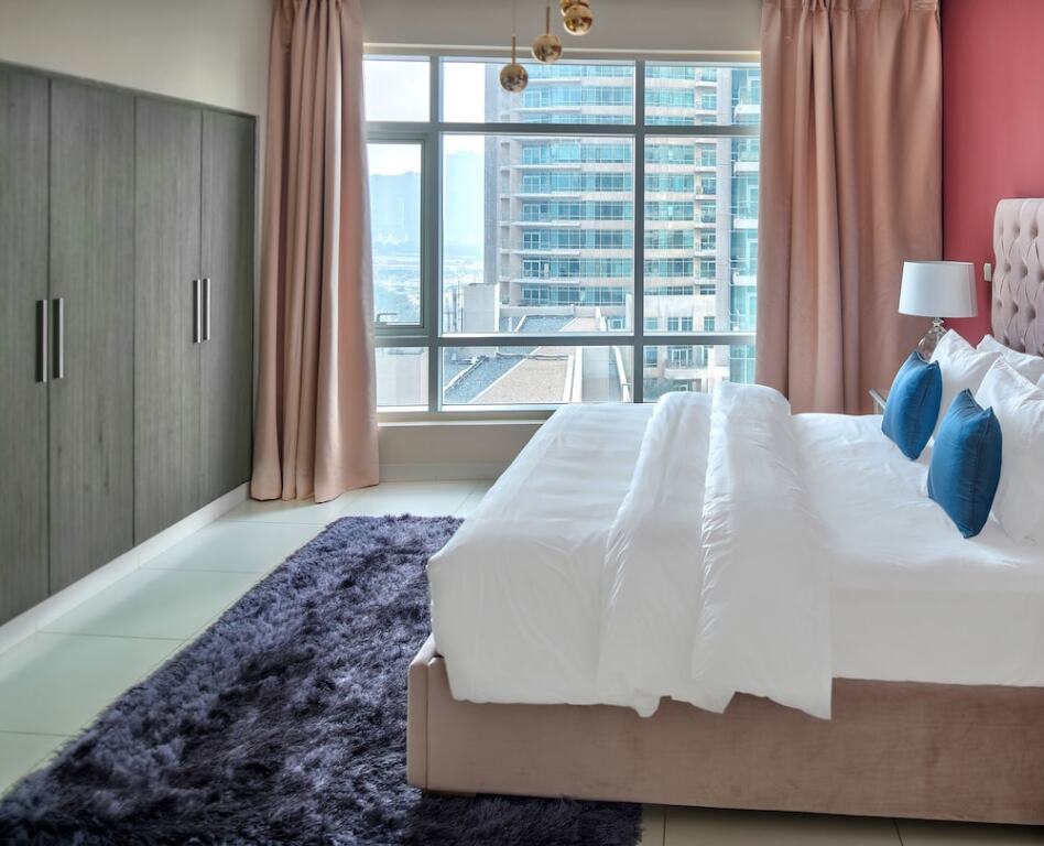 Дубай: Luxury Staycation - Lofts East