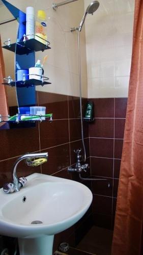 Гори: Green hostel