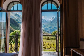 Сно: Hotel Sno Kazbegi