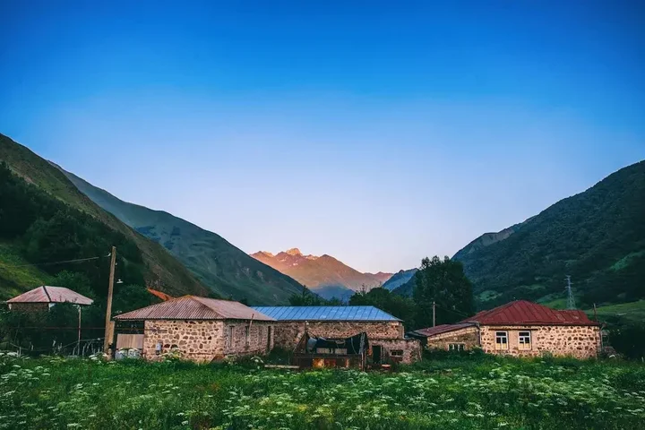 Сно: Hotel Sno Kazbegi