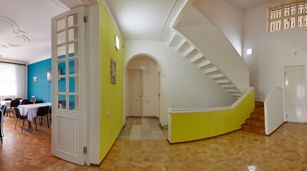 Ереван: Luys Hostel & Tours