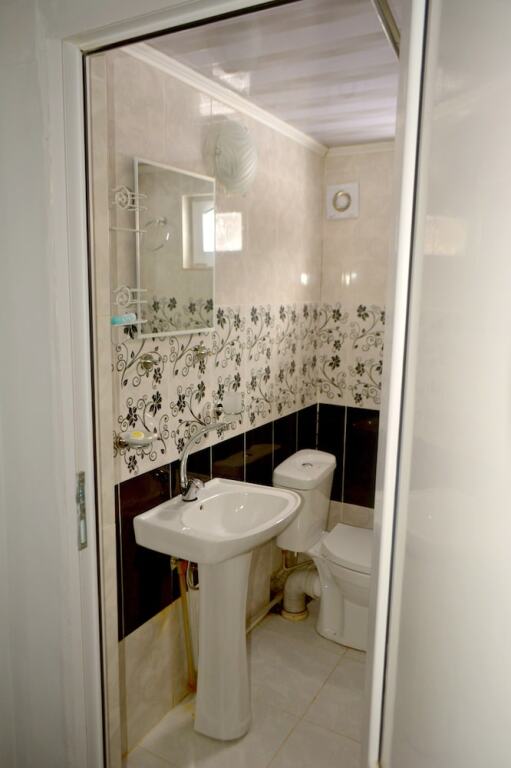 Местиа: Guest House Lashmina