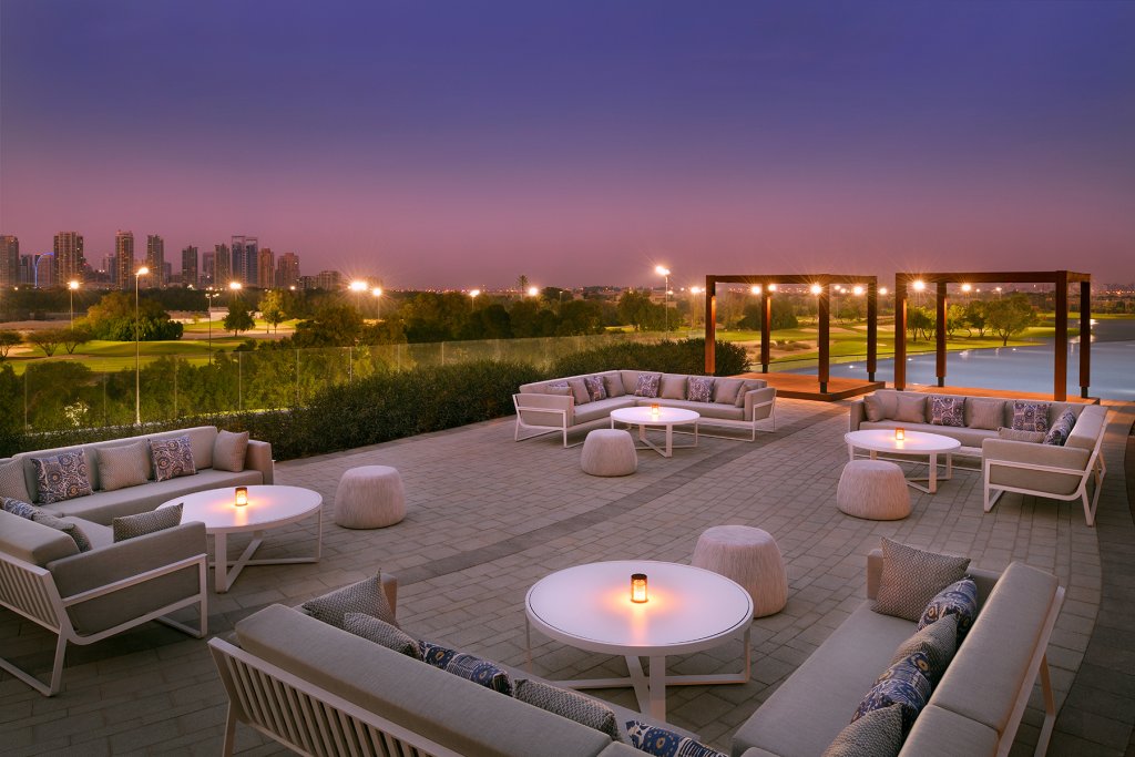 Дубай: Отель Vida Emirates Hills