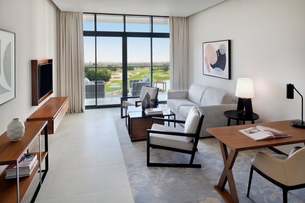Дубай: Отель Vida Emirates Hills