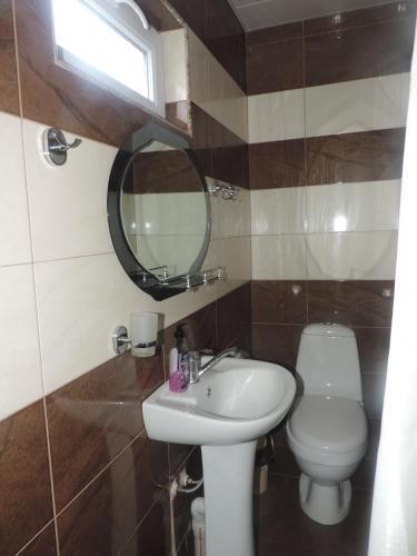 Телави: Tinikos Guest House