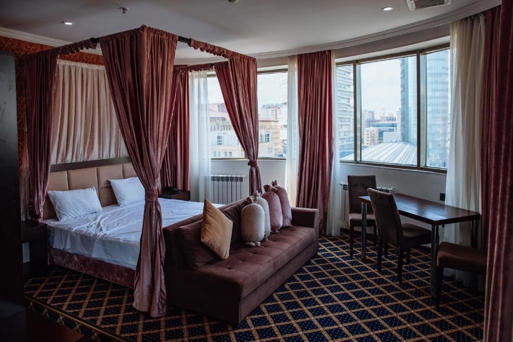 Баку: Corniche Hotel Baku
