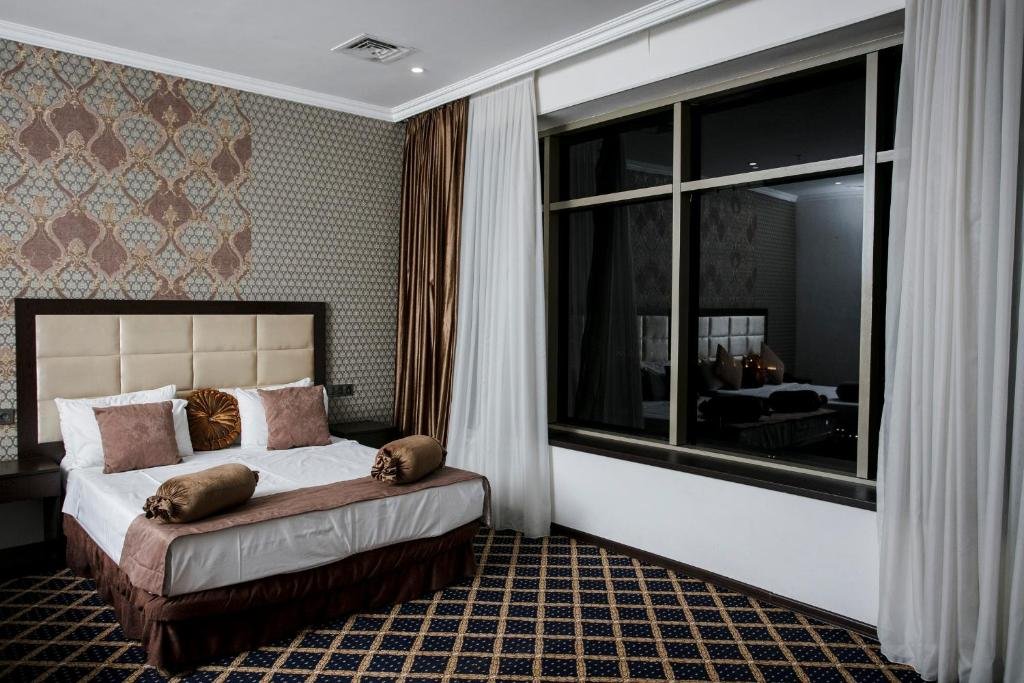 Баку: Corniche Hotel Baku