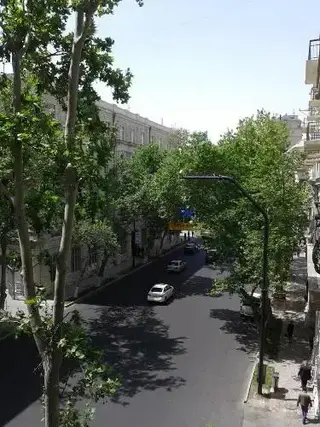 Баку: Neftiannikov Avenue Apartment