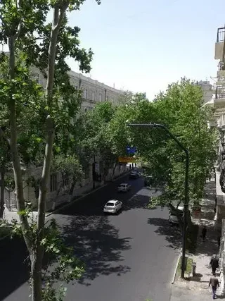 Баку: Neftiannikov Avenue Apartment