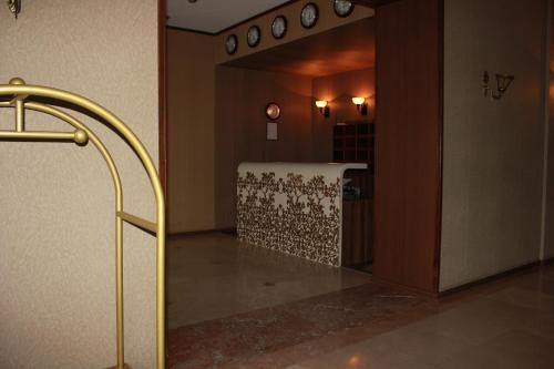 Сатаплия: Hotel Empire