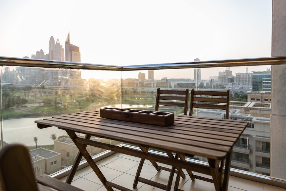 Дубай: HiGuests Vacation Homes - Golf Towers