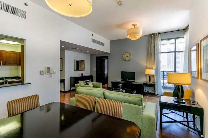 Дубай: One Perfect Stay - Green Lake Tower 1