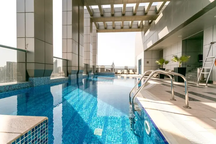 Дубай: One Perfect Stay - Green Lake Tower 1