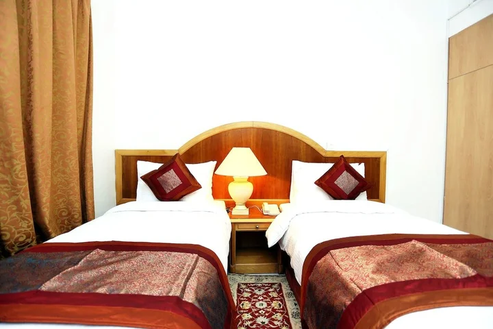 Дубай: Jacob's Garden Hotel