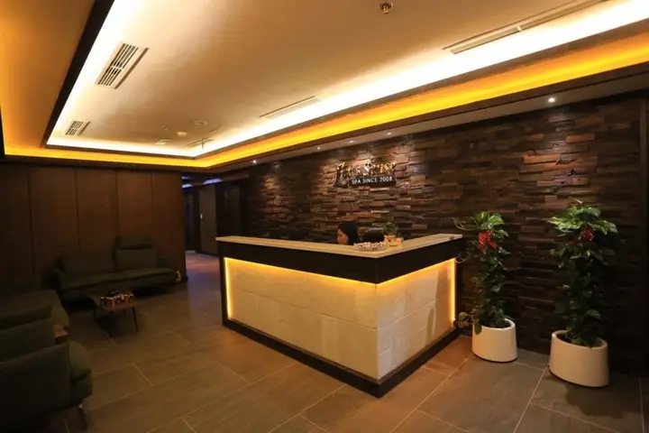 Дубай: Jacob's Garden Hotel