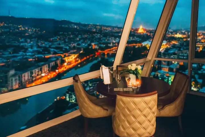Тбилиси: Отель The Biltmore Tbilisi