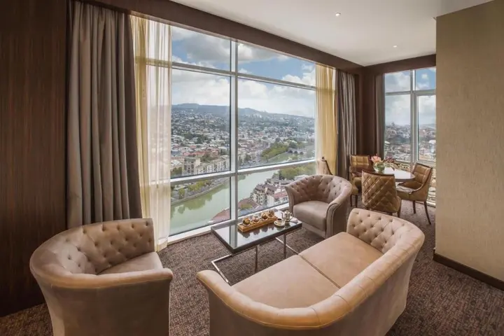 Тбилиси: Отель The Biltmore Tbilisi