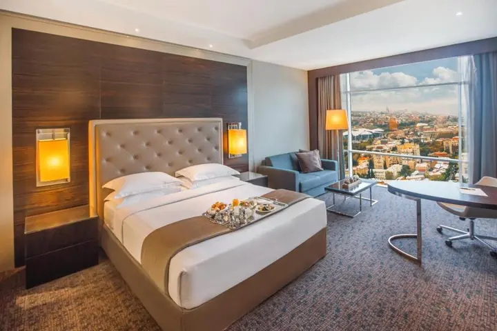 Тбилиси: Отель The Biltmore Tbilisi