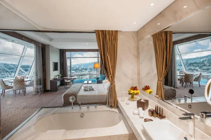 Тбилиси: Отель The Biltmore Tbilisi