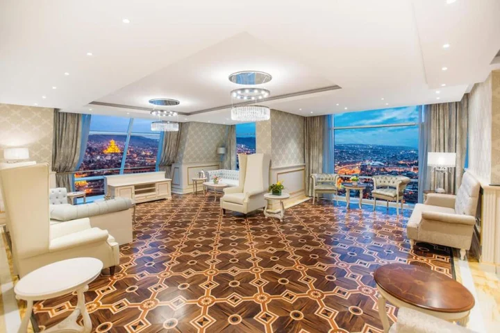 Тбилиси: Отель The Biltmore Tbilisi