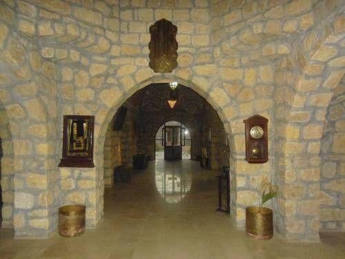Аль-Бавити: Aliyah Lodge