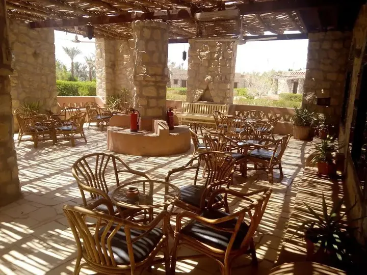 Аль-Бавити: Aliyah Lodge