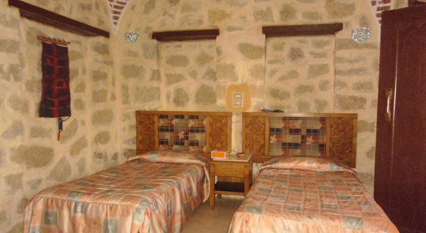Аль-Бавити: Aliyah Lodge