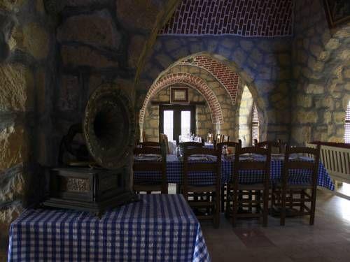 Аль-Бавити: Aliyah Lodge