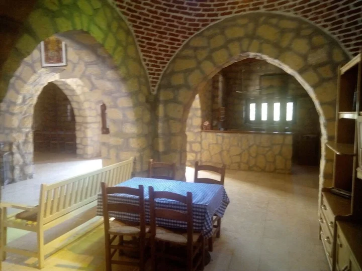 Аль-Бавити: Aliyah Lodge