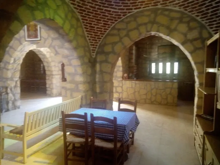 Аль-Бавити: Aliyah Lodge