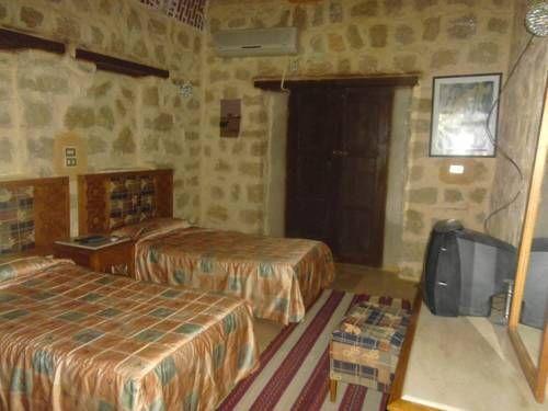 Аль-Бавити: Aliyah Lodge