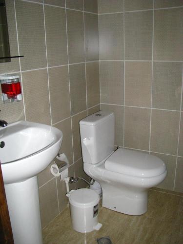 Омало: Guest House Shina