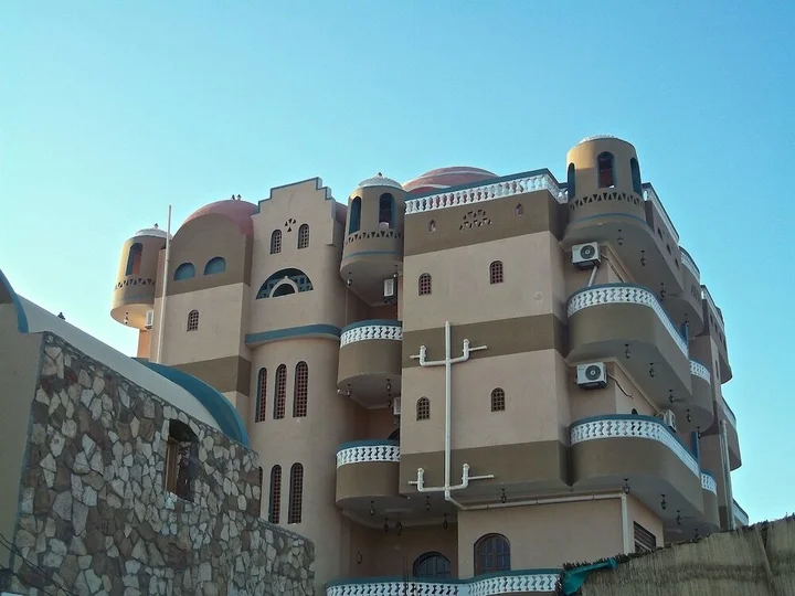 Аль-Бавити: Bedouin Castle Hotel & Safari