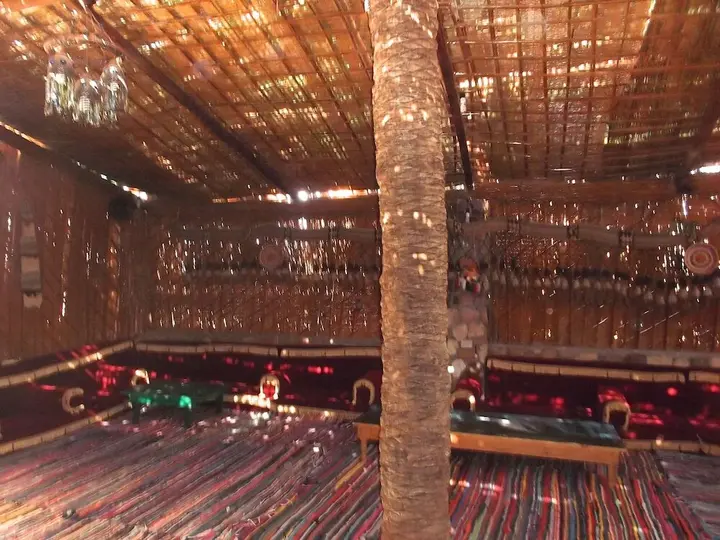 Аль-Бавити: Bedouin Castle Hotel & Safari