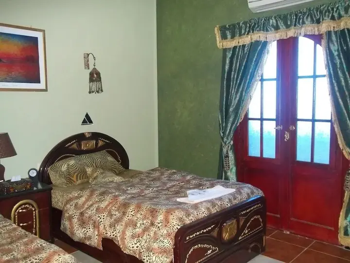 Аль-Бавити: Bedouin Castle Hotel & Safari
