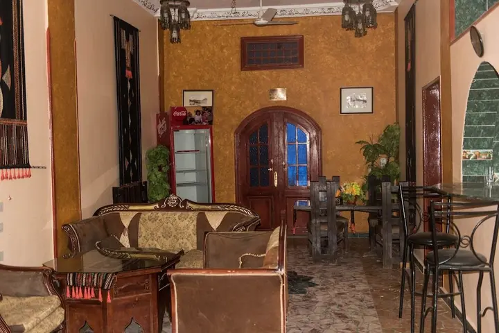 Аль-Бавити: Bedouin Castle Hotel & Safari