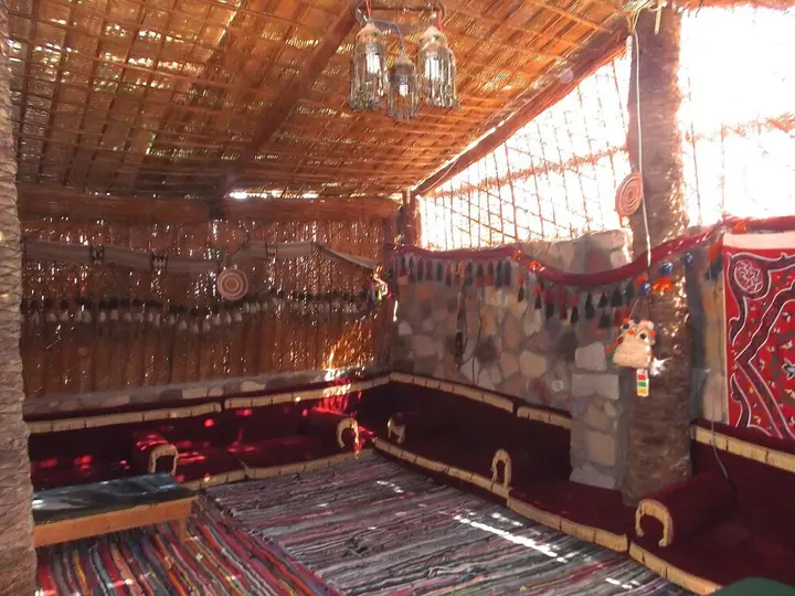 Аль-Бавити: Bedouin Castle Hotel & Safari