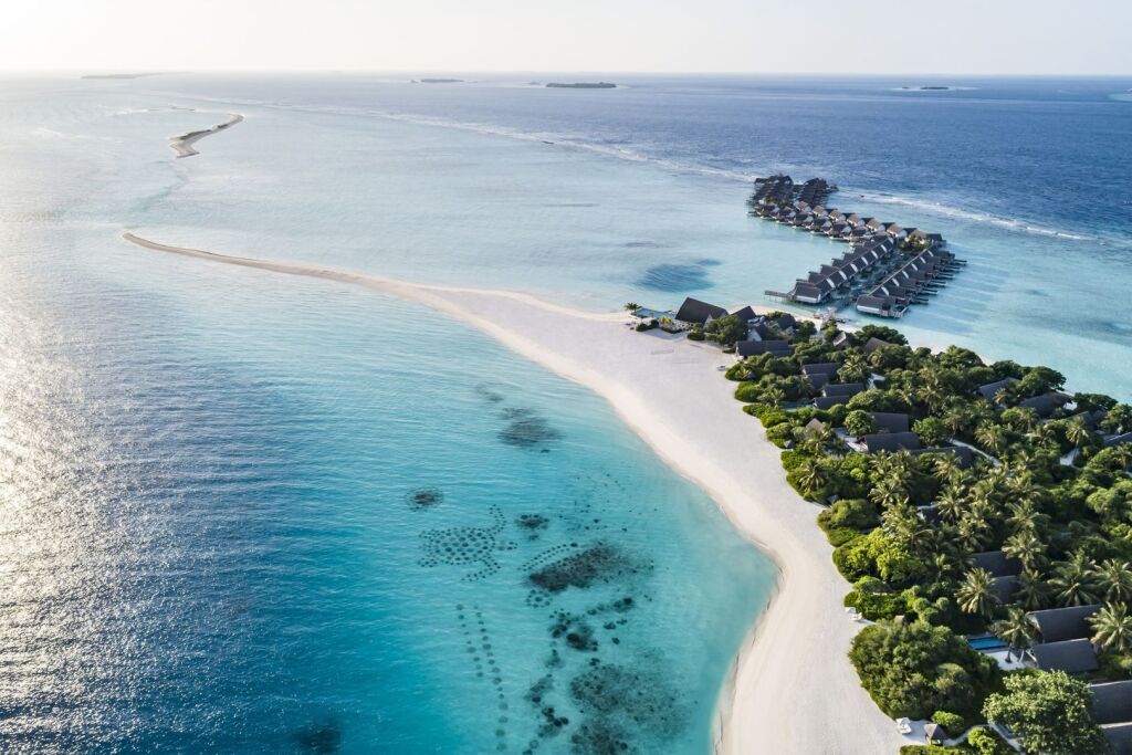 Атолл Баа: Four Seasons Resort  Maldives at Landaa Giraavaru