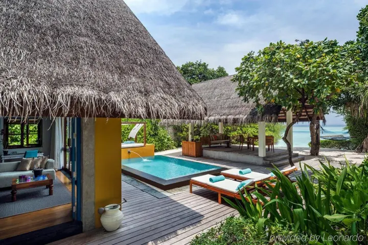 Атолл Баа: Four Seasons Resort Maldives at Landaa Giraavaru