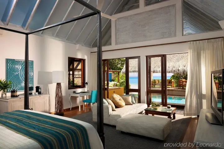 Атолл Баа: Four Seasons Resort Maldives at Landaa Giraavaru
