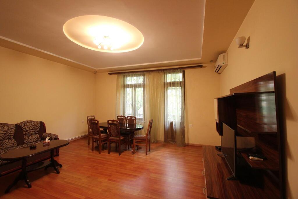 Ереван: FlatsInYerevan - Apartments on Tpagrichner Street
